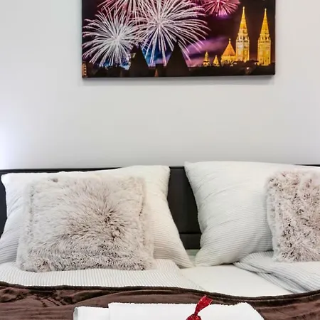 Spotlight Apartmanhaz * Szeged